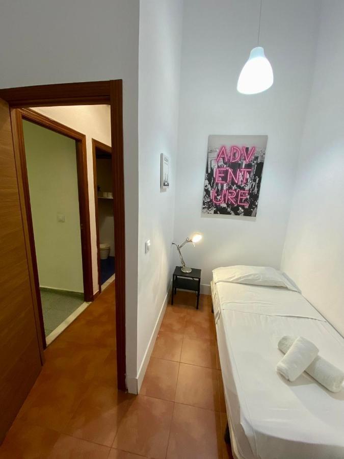 The Ship Apartment Valencia Exteriör bild